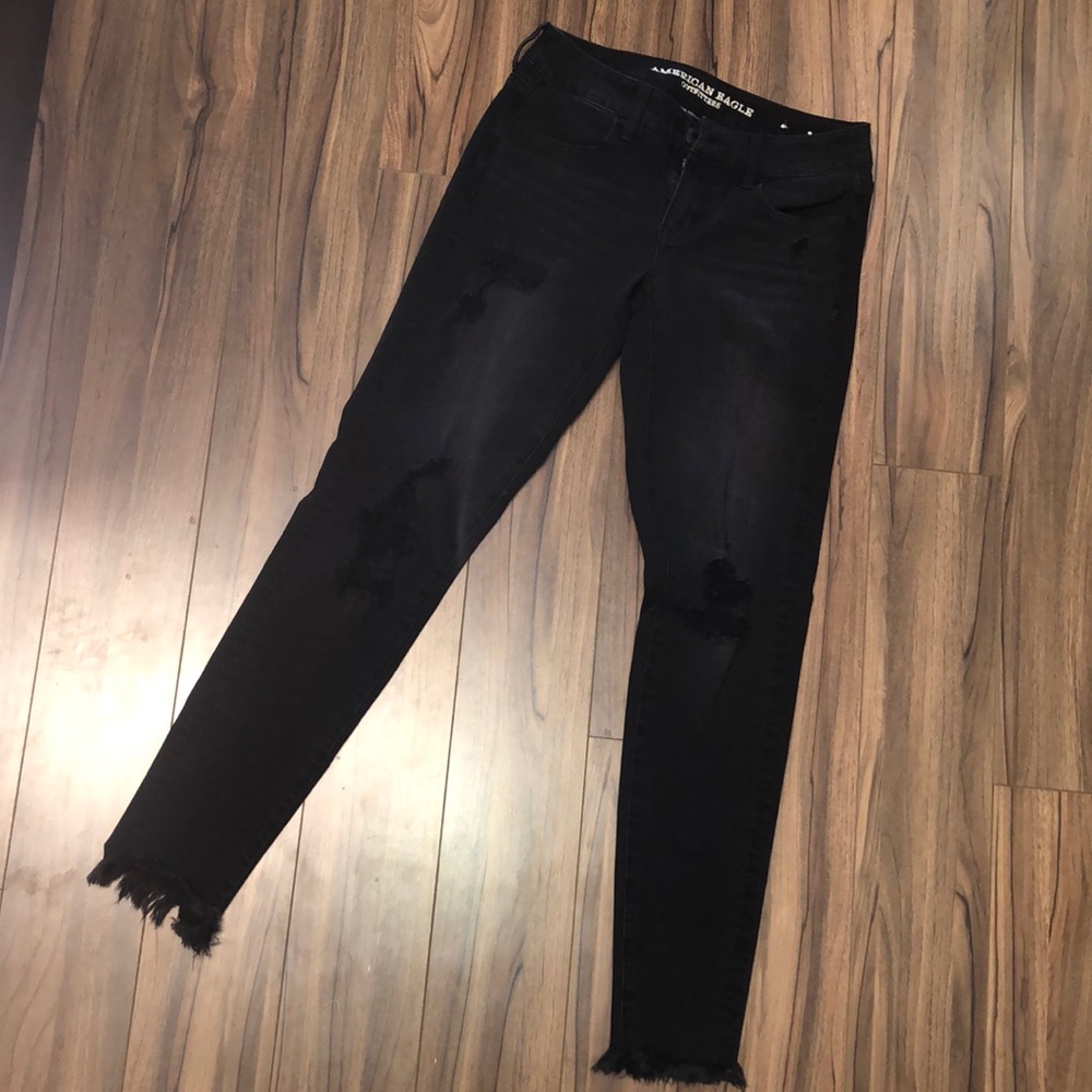 Black ripped skinny’s